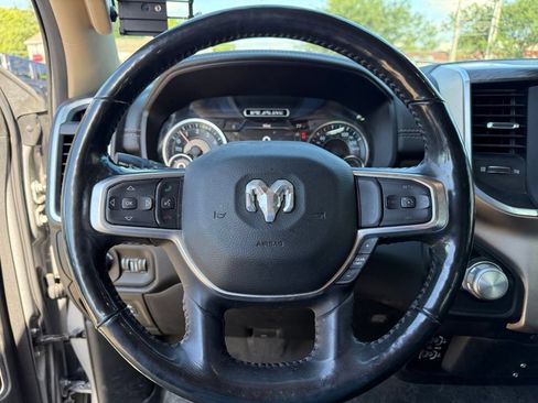 Used 2019 RAM 1500 Laramie AWD/4WD image 16