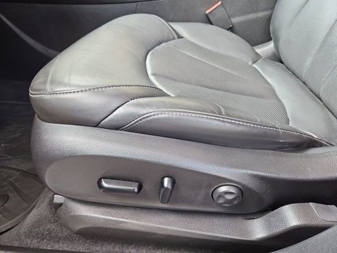 Used 2019 Buick Envision Essence AWD/4WD image 25