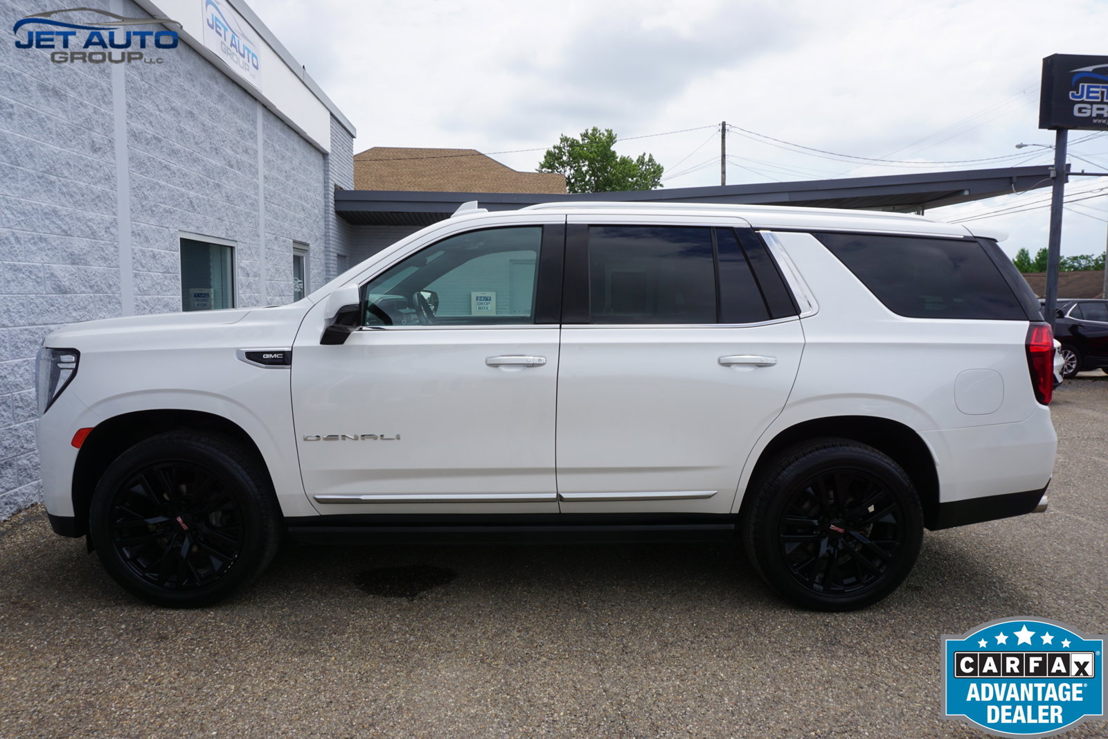 Used 2022 GMC Yukon Denali w/ Denali Ultimate Package AWD/4WD image 13