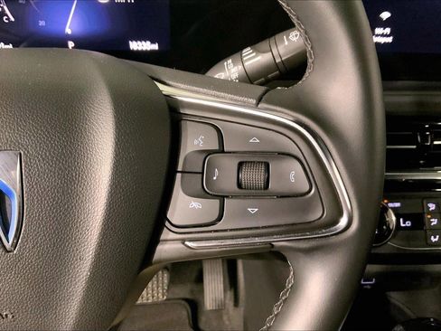 Used 2025 Buick Envista Sport Touring FWD image 19