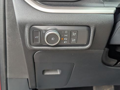 Certified 2020 Ford Explorer XLT w/ Equipment Group 202A AWD/4WD image 25