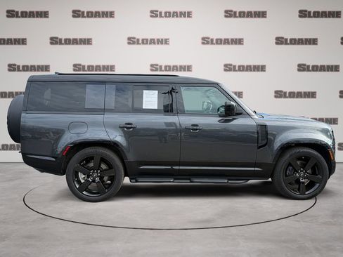 Used 2025 Land Rover Defender 130 X-Dynamic SE image 6