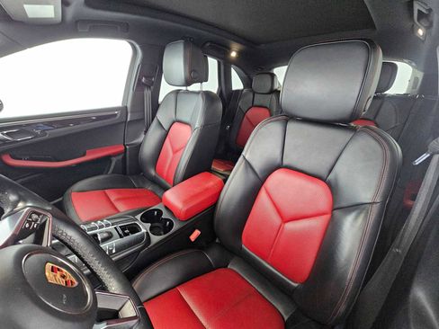 Used 2017 Porsche Macan image 21