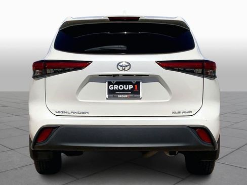 Used 2021 Toyota Highlander XLE image 5