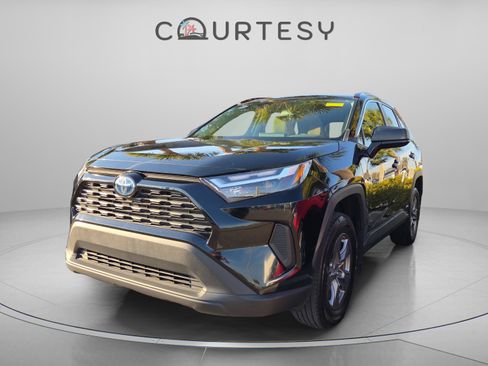 Certified 2024 Toyota RAV4 LE image 1