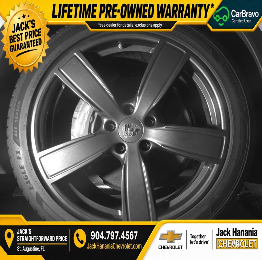 Used 2024 Porsche Cayenne AWD/4WD image 26