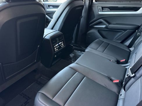 Used 2026 Porsche Cayenne E-Hybrid AWD/4WD image 13