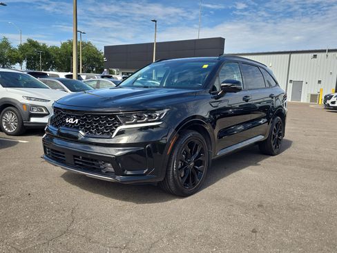 Certified 2022 Kia Sorento SX FWD image 4