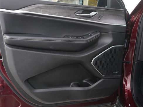 Used 2025 Jeep Grand Cherokee L Limited w/ Luxury Tech Group II AWD/4WD image 20