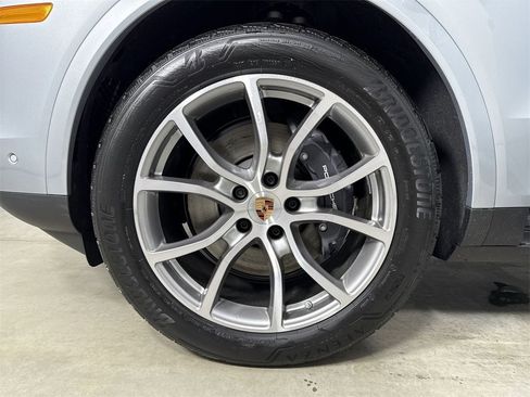 New 2026 Porsche Cayenne image 13