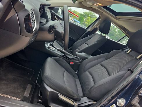 Used 2015 MAZDA MAZDA3 i Touring w/ Technology Package FWD image 13