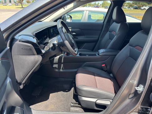 Used 2026 Nissan Kicks SR AWD/4WD image 21