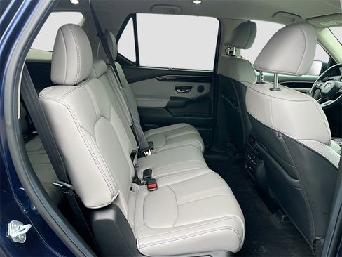 Used 2025 Honda Pilot EX-L image 28