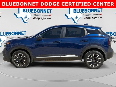 Used 2025 Nissan Kicks SV AWD/4WD image 8