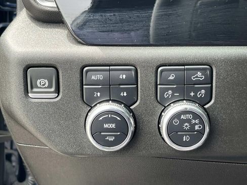 Used 2024 GMC Sierra 1500 SLT w/ SLT Premium Plus Package AWD/4WD image 27