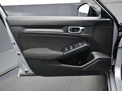 Used 2025 Honda Civic Sport image 9