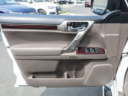 Used 2018 Lexus GX 460 Premium AWD/4WD image 27