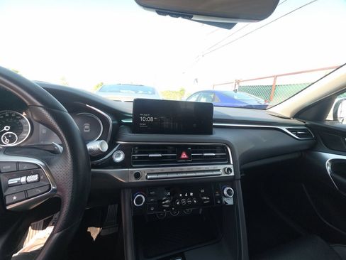 Used 2025 Genesis G70 2.5T RWD image 4