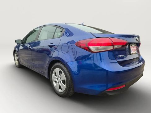 Used 2017 Kia Forte LX w/ LX Popular Package FWD image 4