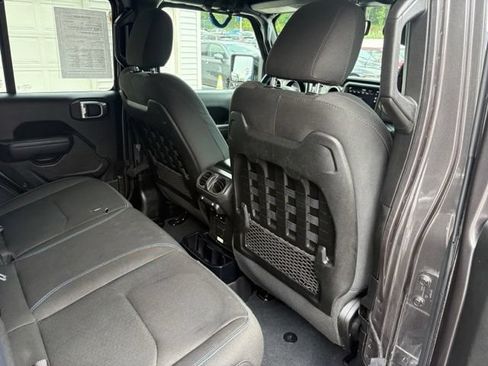 Used 2022 Jeep Wrangler Unlimited Rubicon 4xe AWD/4WD image 39