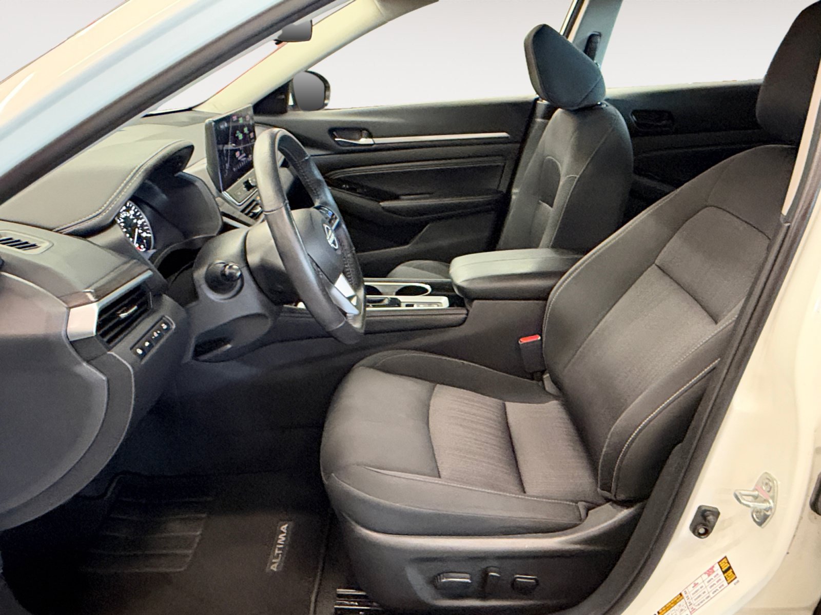 Used 2023 Nissan Altima 2.5 SV w/ SV Premium Package FWD image 23
