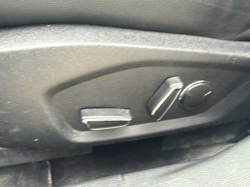 Used 2017 Ford Fusion SE w/ Equipment Group 201A FWD image 13