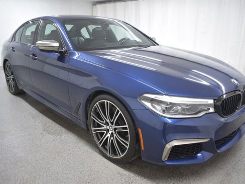 Used 2020 BMW M550i xDrive w/ Executive Package image 1