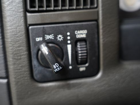 Used 2004 Dodge Ram 1500 Truck SLT w/ Sport Appearance Group image 19