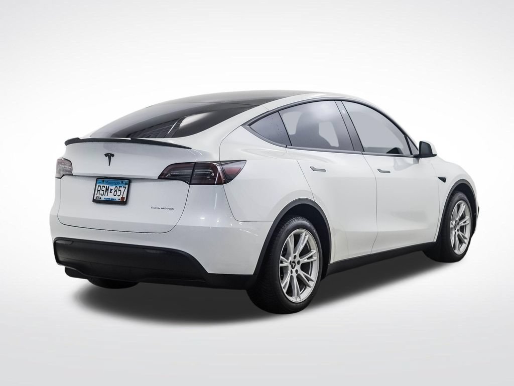 Used 2023 Tesla Model Y Long Range AWD/4WD image 5