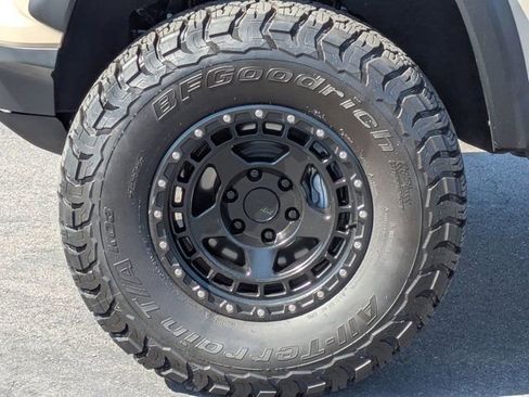 Used 2023 Chevrolet Colorado ZR2 w/ ZR2 Convenience Package III image 13