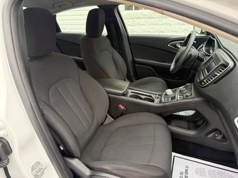 Used 2015 Chrysler 200 Limited image 15