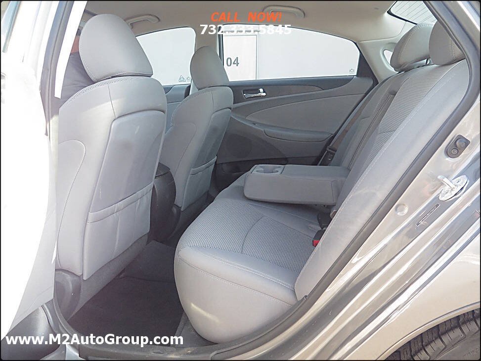 Used 2010 Hyundai Veracruz GLS FWD image 27