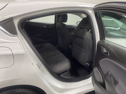 Used 2017 Chevrolet Cruze LT w/ Convenience Package image 21