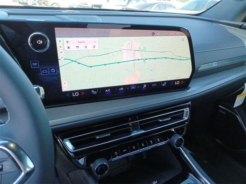 New 2025 Chevrolet Traverse LT w/ Enhanced Driving Package image 11