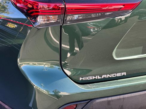 Used 2023 Toyota Highlander XLE image 34