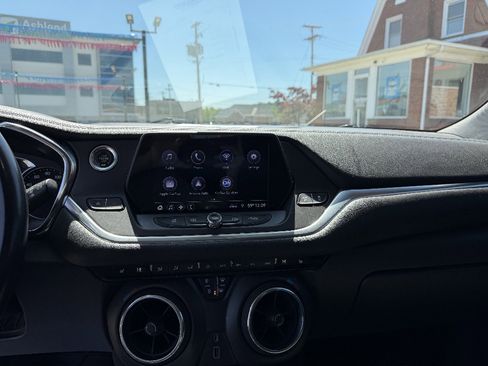 Used 2020 Chevrolet Blazer LT FWD image 28