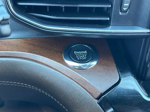 Used 2022 Ford Explorer King Ranch w/ Premium Technology Package image 14