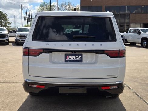 Used 2024 Jeep Wagoneer L Series III w/ Flexible Seating Group image 6