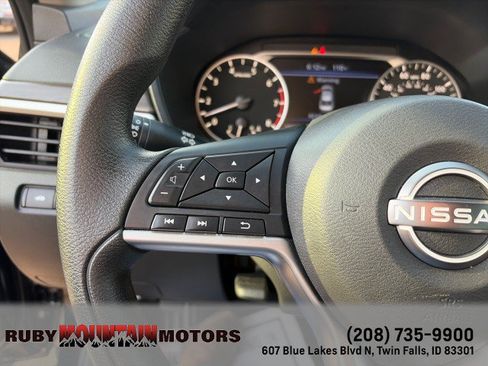 Used 2024 Nissan Altima 2.5 SV FWD image 15