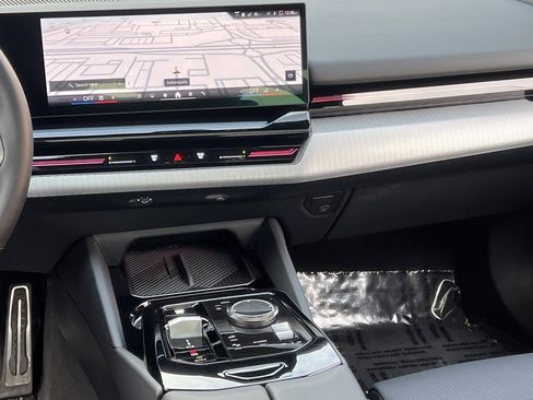 Used 2024 BMW 530i xDrive w/ M Sport Package image 25