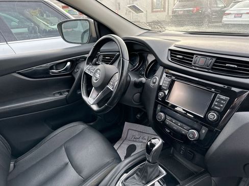Used 2017 Nissan Rogue Sport SL image 28