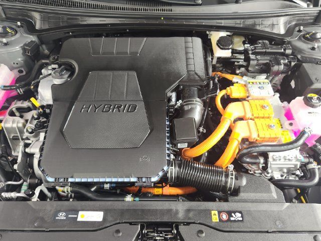 Certified 2025 Hyundai Elantra Hybrid FWD image 29