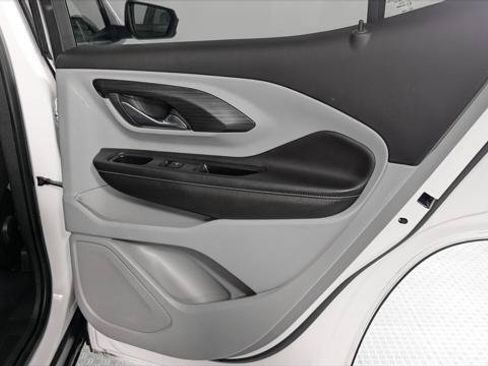 Used 2022 GMC Terrain SLE FWD image 19