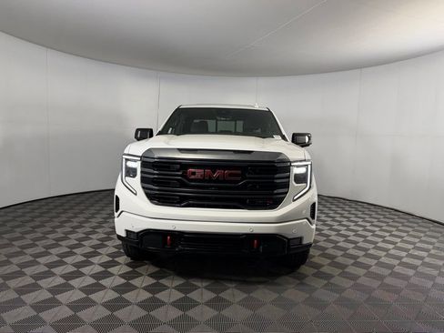 Used 2024 GMC Sierra 1500 AT4 w/ Technology Package AWD/4WD image 12