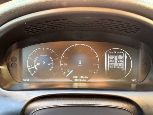 Used 2016 Jaguar XJ R-Sport image 16