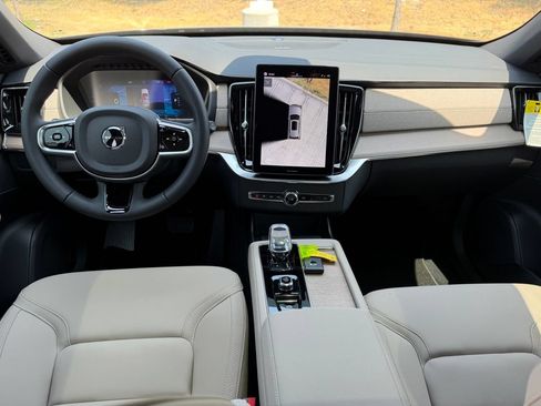 New 2026 Volvo XC90 T8 Plus w/ Protection Package Premier AWD/4WD image 11