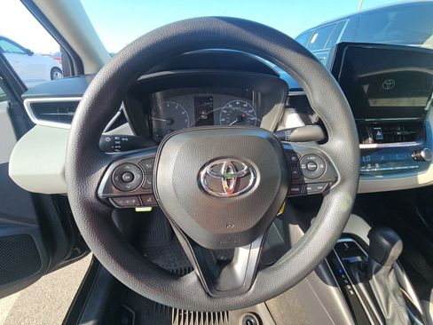 Used 2025 Toyota Corolla LE FWD image 8