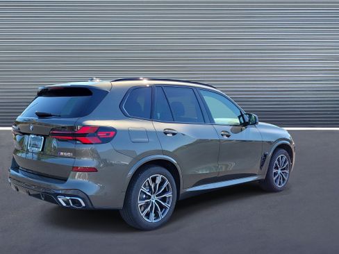 Used 2026 BMW X5 M60i AWD/4WD image 3