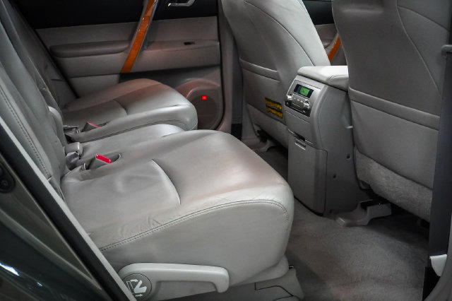 Used 2010 Toyota Highlander Limited AWD/4WD image 22