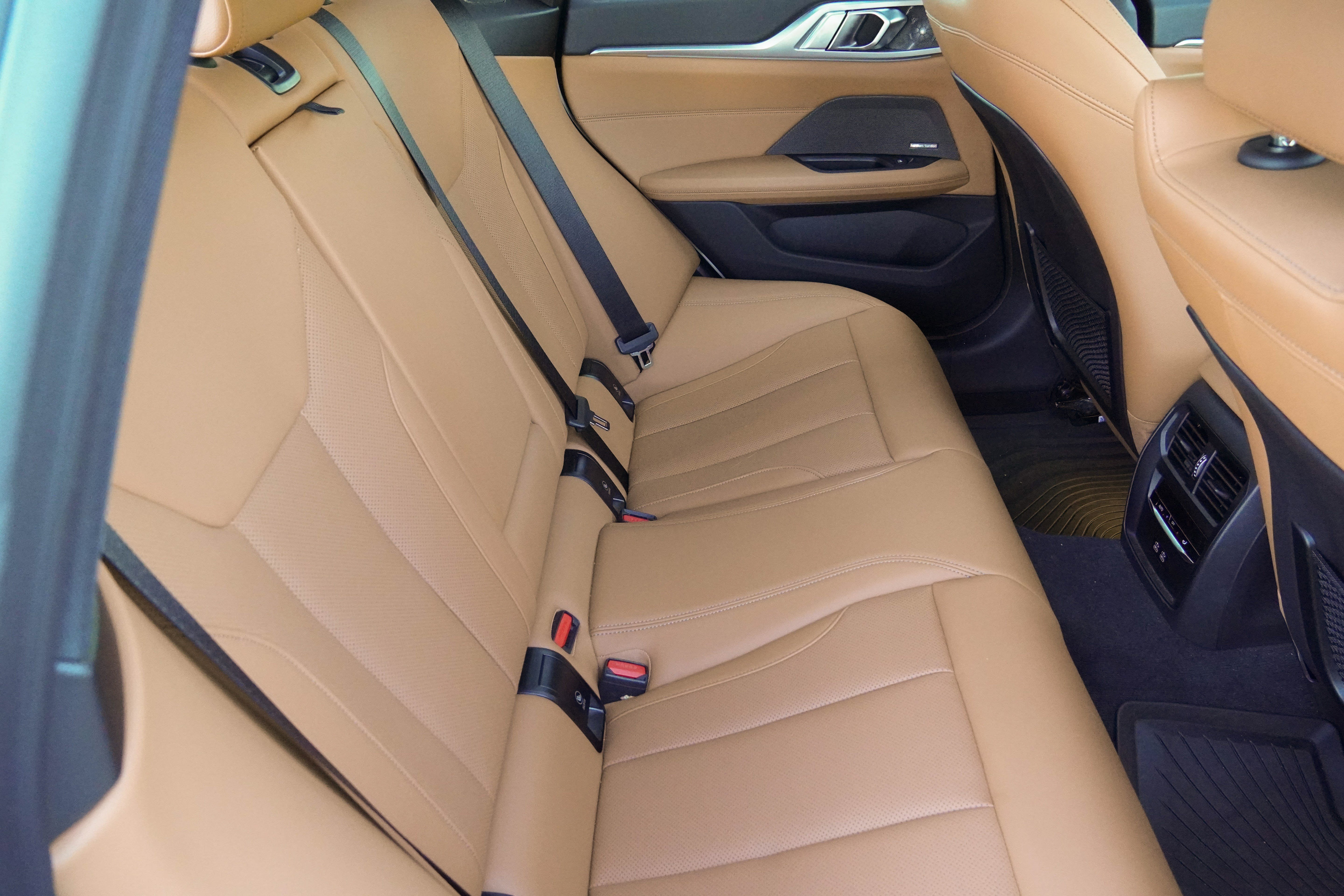 Certified 2024 BMW i4 eDrive40 w/ Premium Package RWD image 34